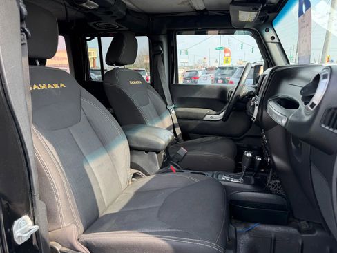 Used 2014 Jeep Wrangler Unlimited Sahara image 12