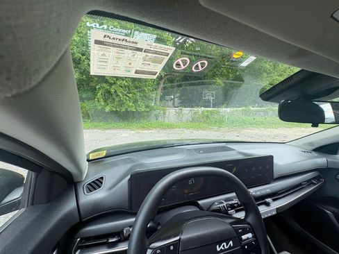 Used 2025 Kia K4 FWD image 32