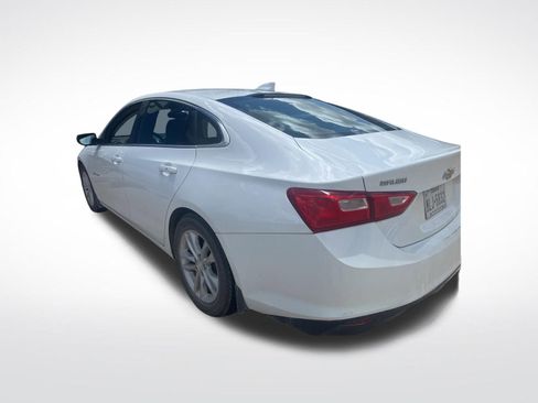 Used 2016 Chevrolet Malibu LT w/ Leather Package FWD image 5