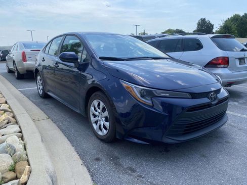 Used 2023 Toyota Corolla LE FWD image 1