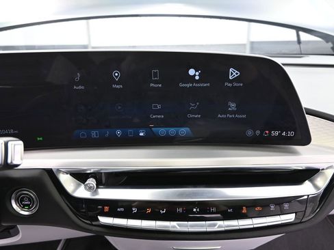 Used 2024 Cadillac Lyriq Luxury image 34