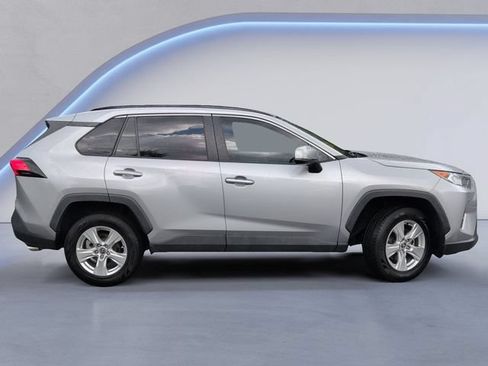 Used 2021 Toyota RAV4 XLE FWD image 3
