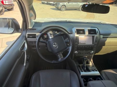 Used 2017 Lexus GX 460 w/ Navigation Package AWD/4WD image 45