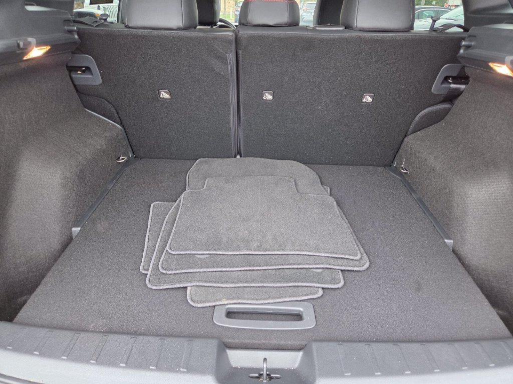 Used 2026 Nissan Kicks SR FWD image 26