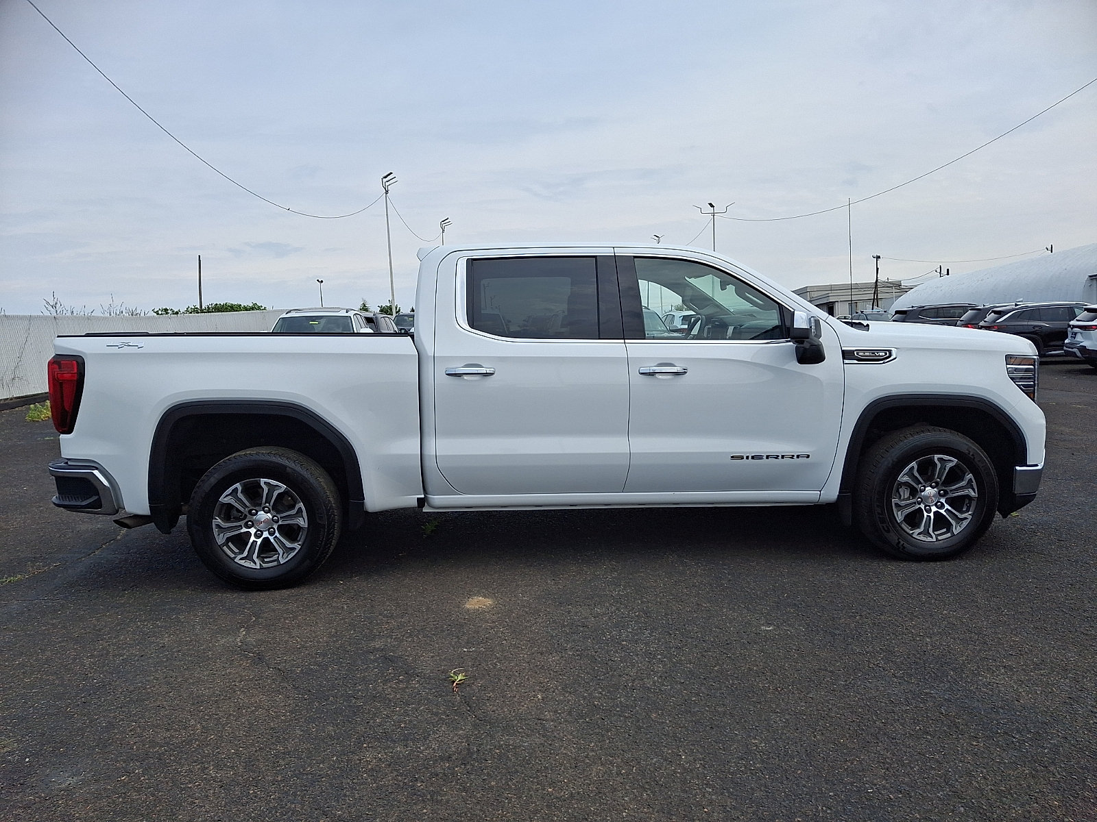 Used 2025 GMC Sierra 1500 SLT AWD/4WD image 8
