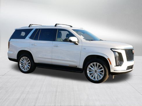 Certified 2025 Cadillac Escalade Luxury w/ LPO, Floor Liner Package image 8