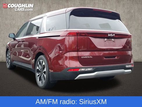 Used 2024 Kia Carnival EX image 6
