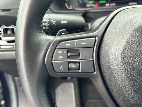 Used 2025 Honda Accord EX-L image 11