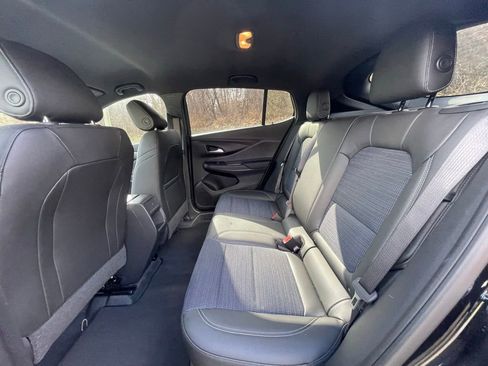 Used 2025 Buick Envista Preferred image 21