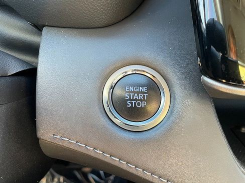 Used 2020 Toyota Highlander XLE image 18