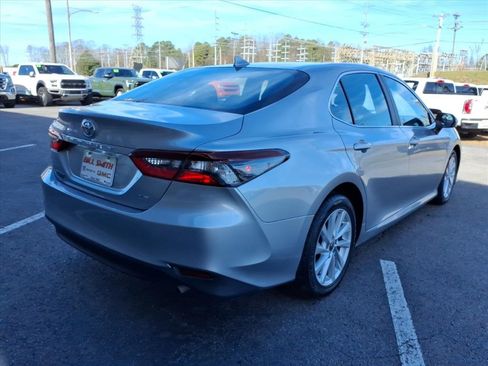 Used 2021 Toyota Camry LE image 7