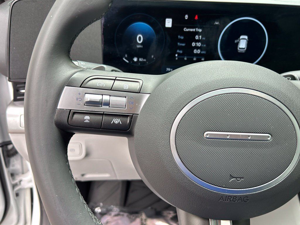 Used 2025 Hyundai Kona SEL FWD image 24