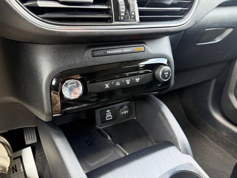 Used 2025 Ford Escape Platinum AWD/4WD image 27
