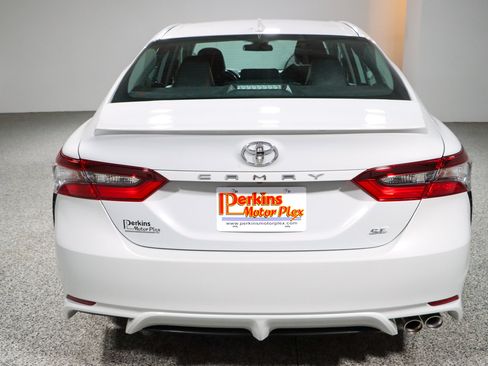 Used 2024 Toyota Camry SE FWD image 8
