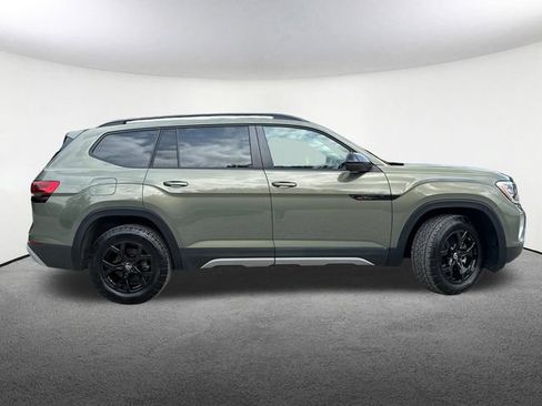 Used 2025 Volkswagen Atlas Peak Edition SE AWD/4WD image 15