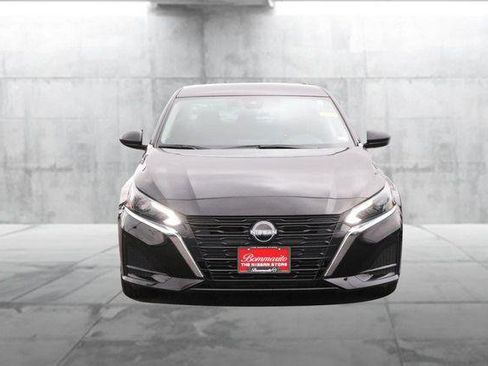 Used 2025 Nissan Altima 2.5 SV image 4