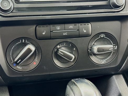 Used 2018 Volkswagen Jetta SE FWD image 13