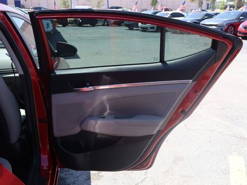 Used 2019 Hyundai Elantra SEL FWD image 14