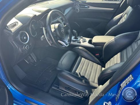 Used 2023 Alfa Romeo Stelvio Veloce AWD/4WD image 11
