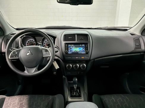 Used 2025 Mitsubishi Outlander Sport ES AWD/4WD image 6