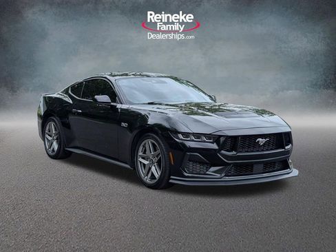 Used 2024 Ford Mustang GT RWD image 3