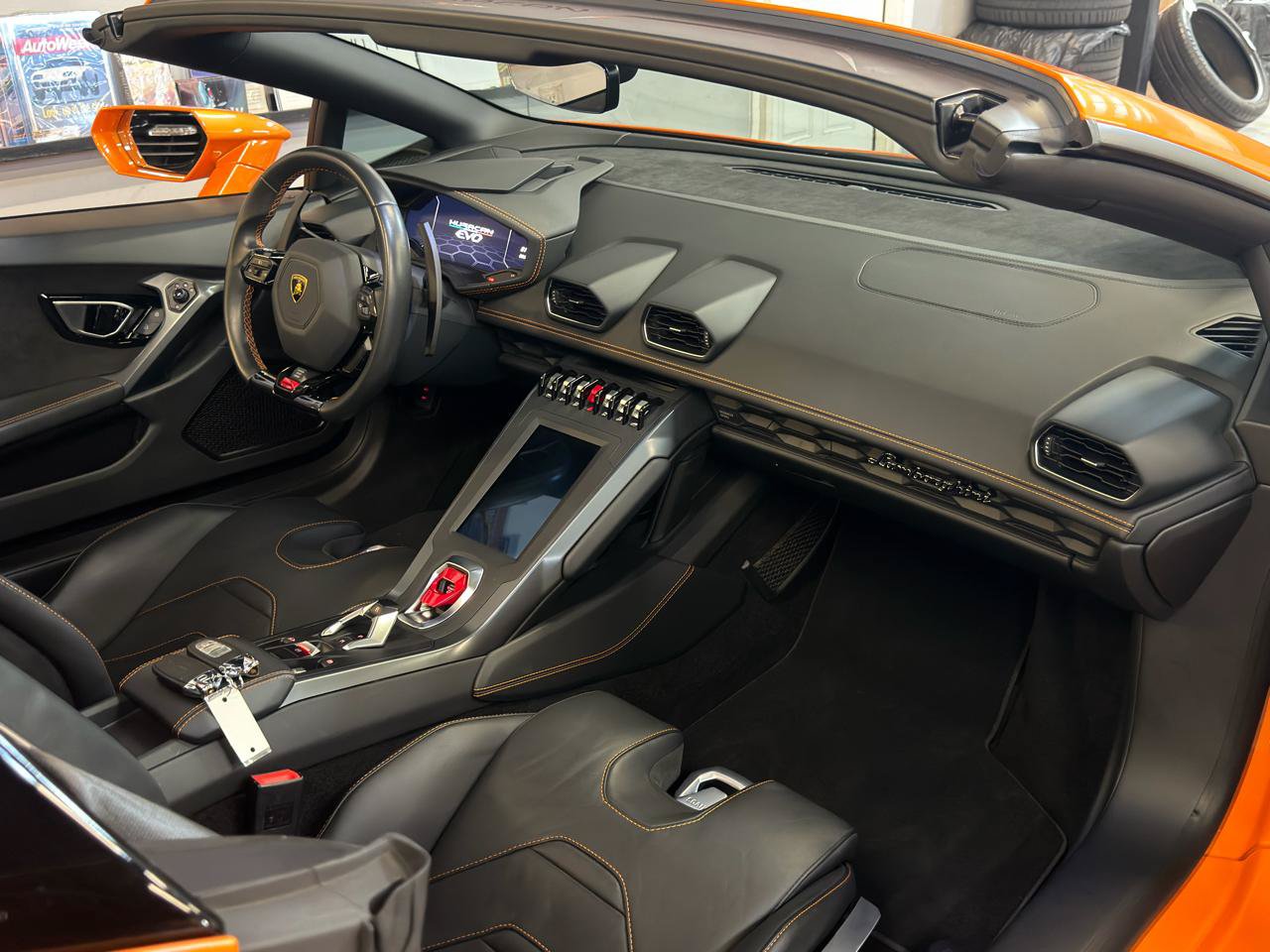 Used 2021 Lamborghini Huracan EVO RWD image 19