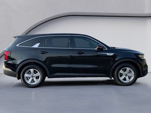 Used 2023 Kia Sorento LX FWD image 6