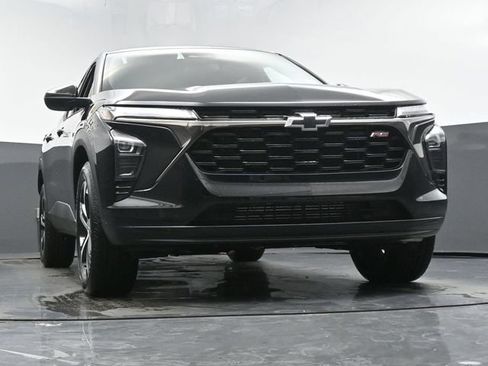 New 2026 Chevrolet Trax RS w/ Sunroof Package FWD image 3