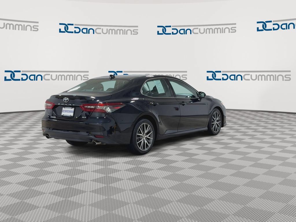 Used 2023 Toyota Camry XLE FWD image 9