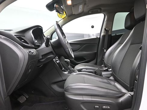 Used 2022 Buick Encore Preferred w/ Safety Package image 15