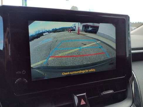 Used 2025 Toyota Corolla LE image 27