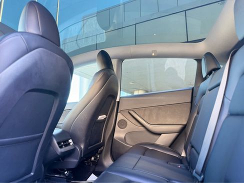 Used 2021 Tesla Model Y Long Range image 6