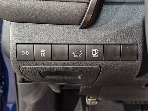 Used 2024 Toyota Camry SE w/ Convenience Package image 25