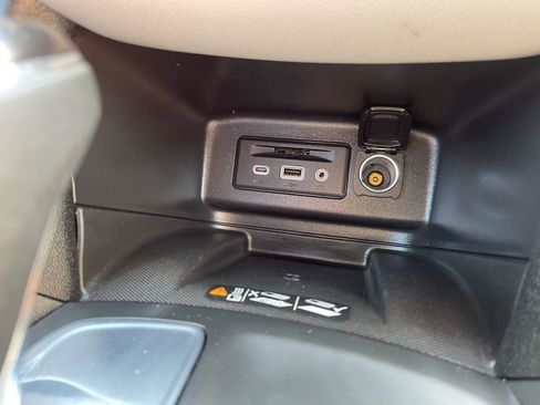 Used 2021 Chevrolet Equinox Premier FWD image 31