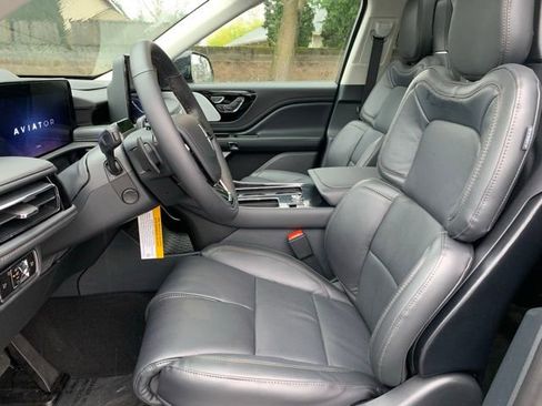 New 2026 Lincoln Aviator Reserve AWD/4WD image 13