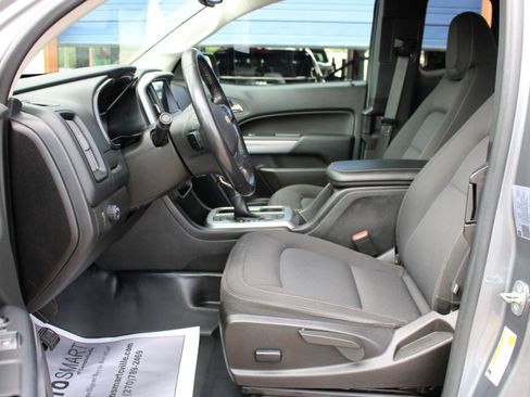 Used 2022 Chevrolet Colorado LT w/ Fleet Safety Package RWD image 16