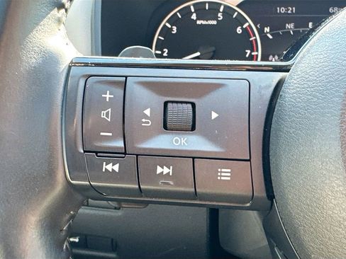 Used 2023 Nissan Rogue SL w/ SL Premium Package image 10