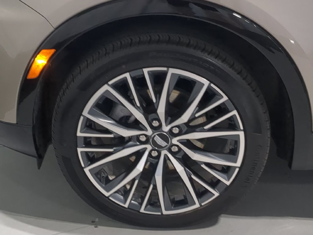 Used 2024 Cadillac XT4 Sport AWD/4WD image 14