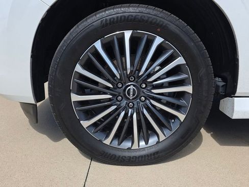 Used 2025 Nissan Armada Platinum Reserve AWD/4WD image 10