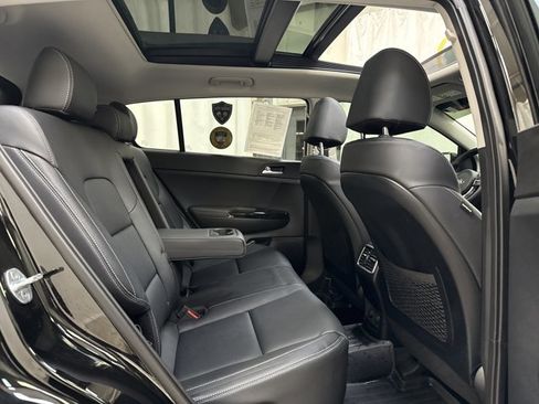 Certified 2022 Kia Sportage EX w/ EX Technology Package image 31