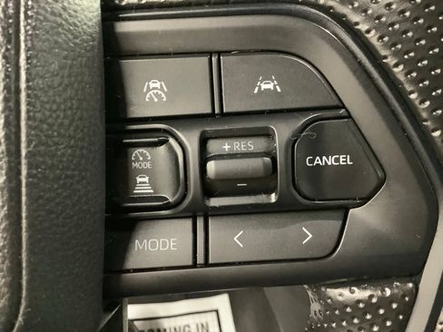 Used 2024 Toyota Tacoma SR5 AWD/4WD image 17
