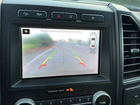 Used 2018 Ford Expedition Limited w/ Equipment Group 301A AWD/4WD image 27