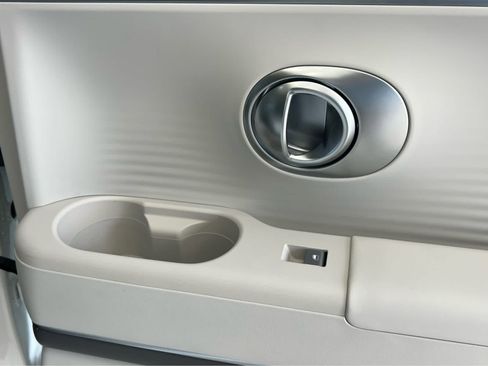 New 2026 Hyundai Ioniq 9 SE image 21