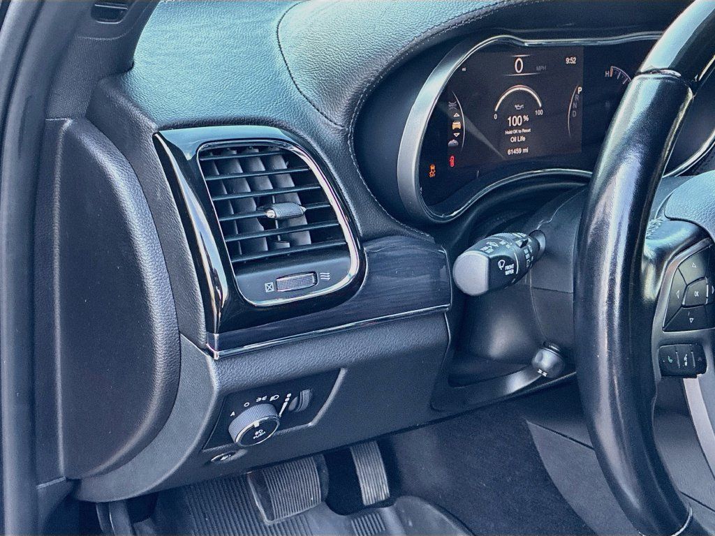 Used 2021 Jeep Grand Cherokee Overland AWD/4WD image 10