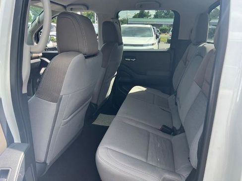 Certified 2022 Nissan Frontier SV AWD/4WD image 18