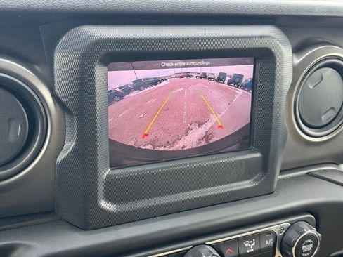 Used 2021 Jeep Wrangler Unlimited Sport image 26