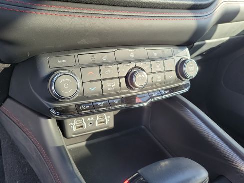 Certified 2024 Dodge Durango GT w/ Blacktop Package AWD/4WD image 18