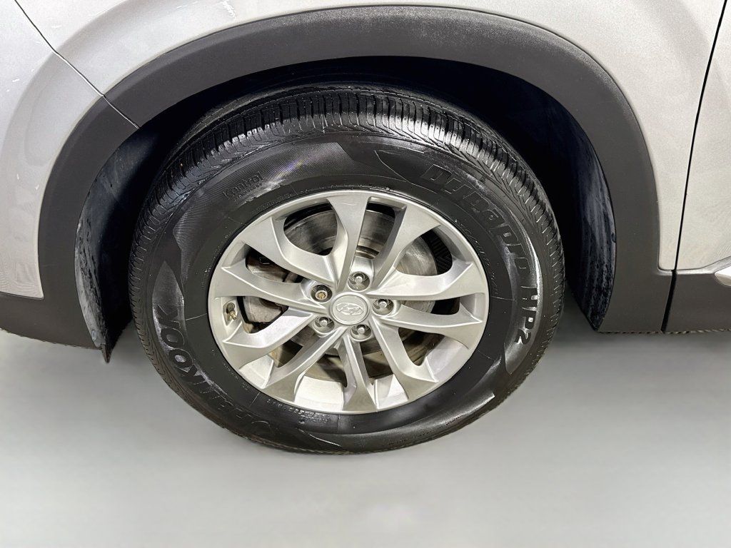 Used 2020 Hyundai Santa Fe SE AWD/4WD image 4