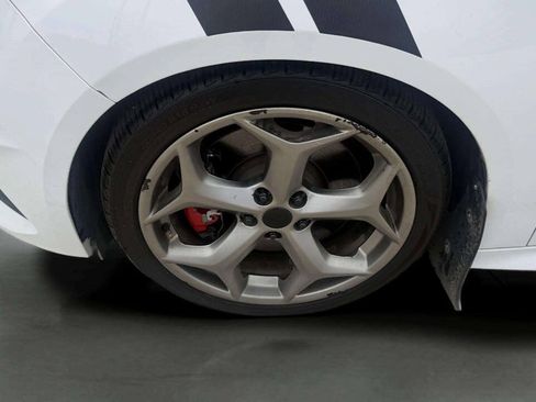 Used 2016 Ford Focus ST w/ Equipment Group 401A FWD image 19
