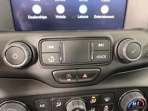 Used 2023 GMC Terrain Denali AWD/4WD image 26